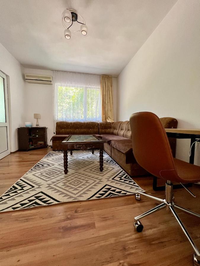 Compact City Center Apartment Кырджали Экстерьер фото